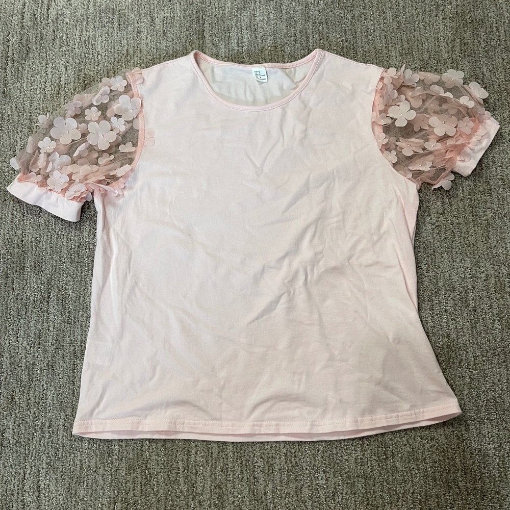 Elegant Pink Embellished Top with 3D Sheer Sleeves – Size‎ Medium
